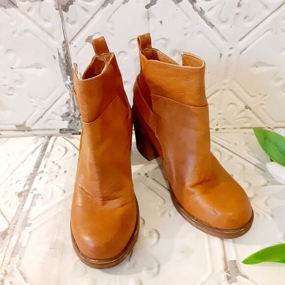 ROCKET DOG VINTANGE Y2K CHUCKY HEEL CAMEL COLOR BOOTIES SZ 6 - Picture 2 of 15